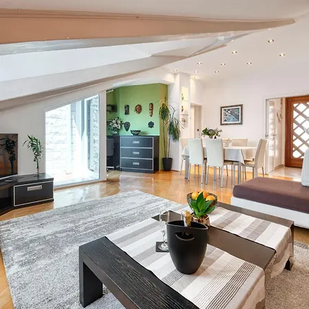 Pool Deck Comfort * 杜布罗夫尼克