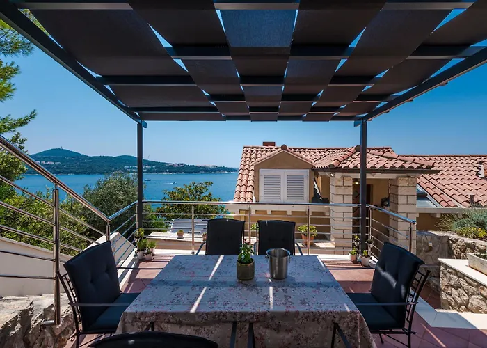 Pool Deck Comfort Appartement *