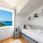 Daire Pool Deck Comfort *