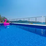 Pool Deck Comfort Daire
