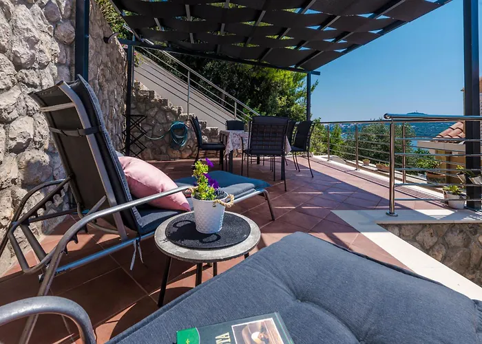 Pool Deck Comfort *