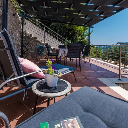 Pool Deck Comfort *