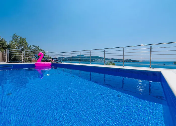 Pool Deck Comfort アパート